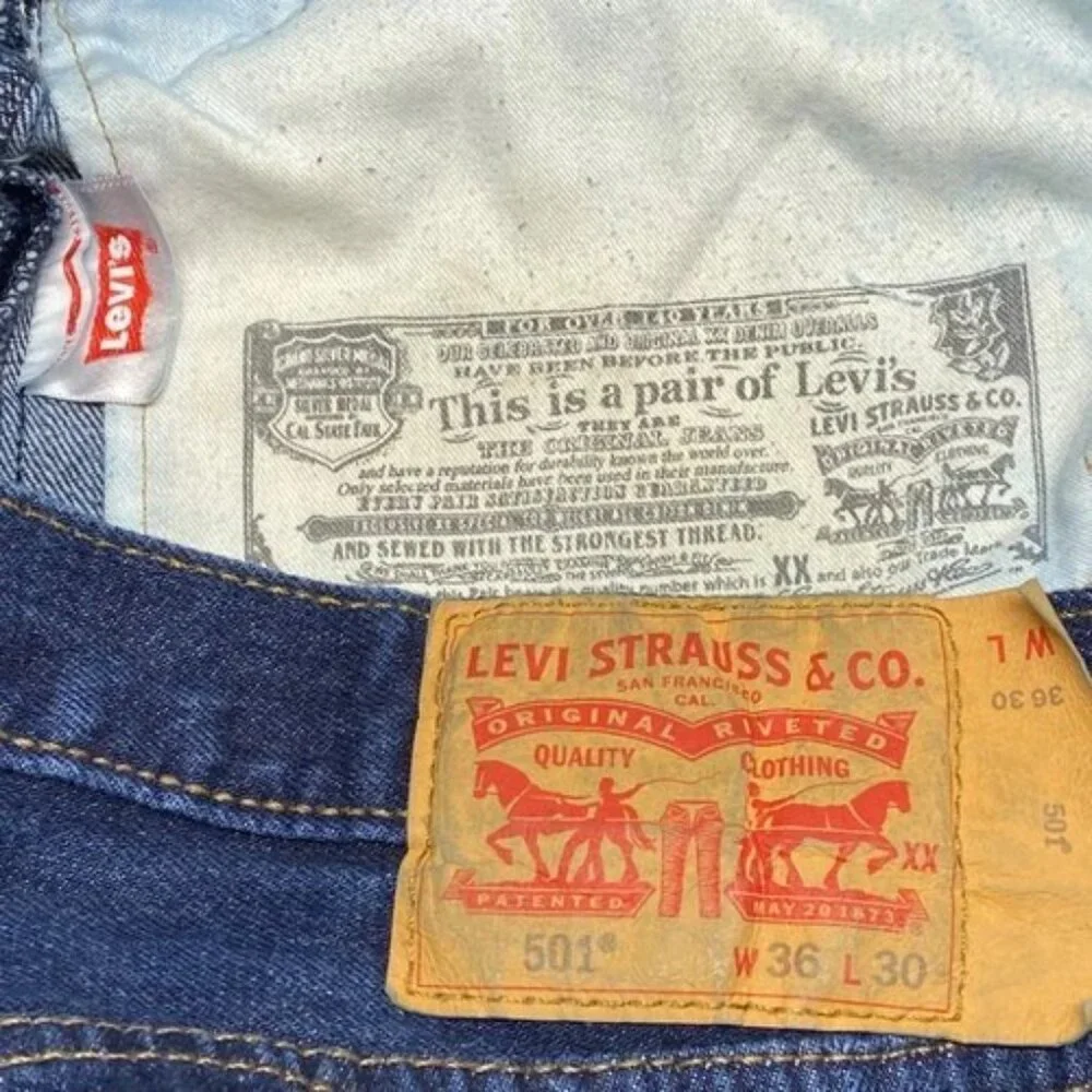 Levi's 501 Jeans Men's (36x30 Tag) Blue Straight Reg Button Fly Jean (35x29 Fit)
